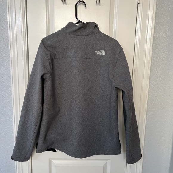 Men’s North Face zip up jacket - Picture 3 of 3
